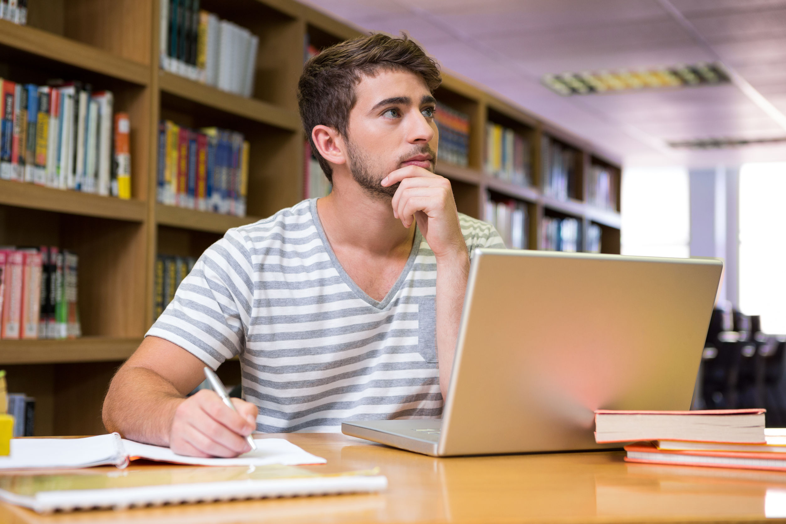 Biology tutor encourages student during online